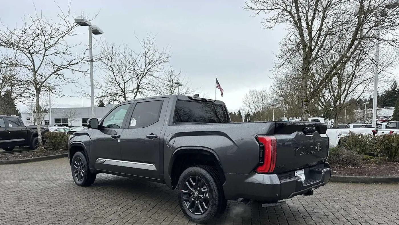2025 Toyota Tundra Platinum HV