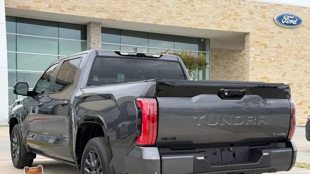 2025 Toyota Tundra Platinum HV