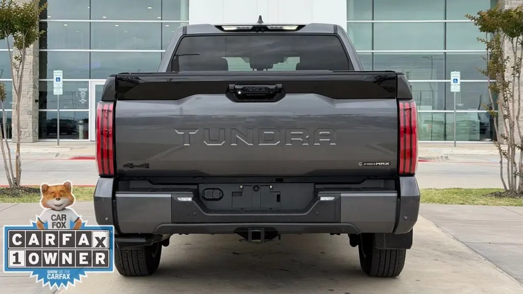 2025 Toyota Tundra Platinum HV