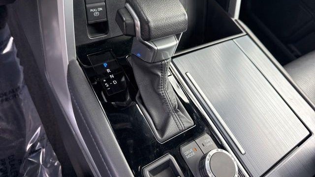 2024 Toyota Tundra Platinum HV