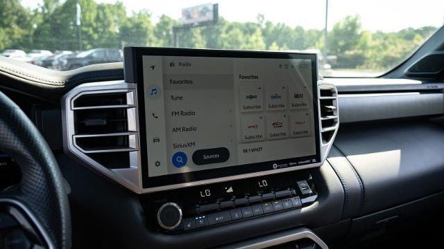 2023 Toyota Tundra Platinum HV