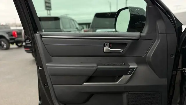 2025 Toyota Tundra Platinum HV