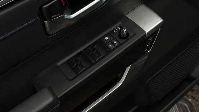 2025 Toyota Tundra Platinum HV