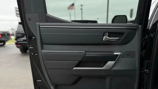 2025 Toyota Tundra Platinum HV