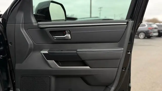 2025 Toyota Tundra Platinum HV