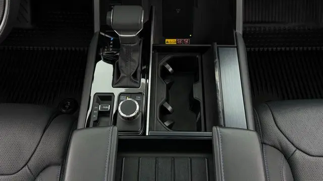 2025 Toyota Tundra Platinum HV