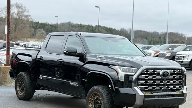 2025 Toyota Tundra Platinum HV