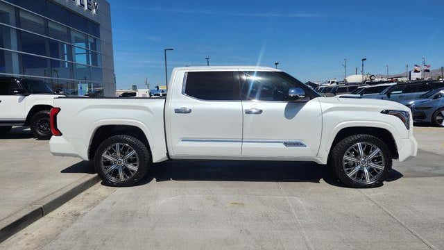 2025 Toyota Tundra Platinum HV