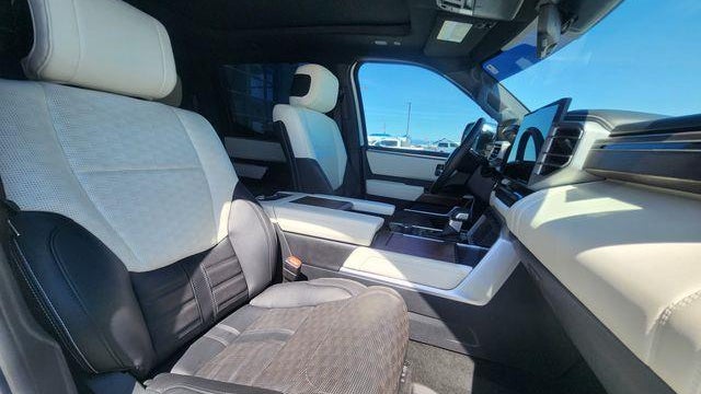 2025 Toyota Tundra Platinum HV