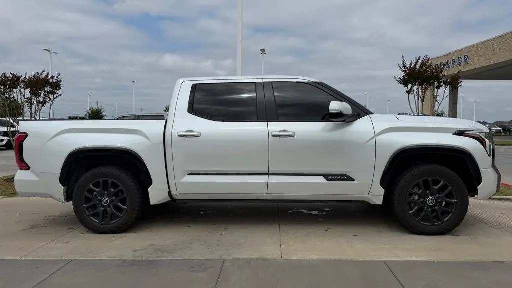 2024 Toyota Tundra Platinum HV