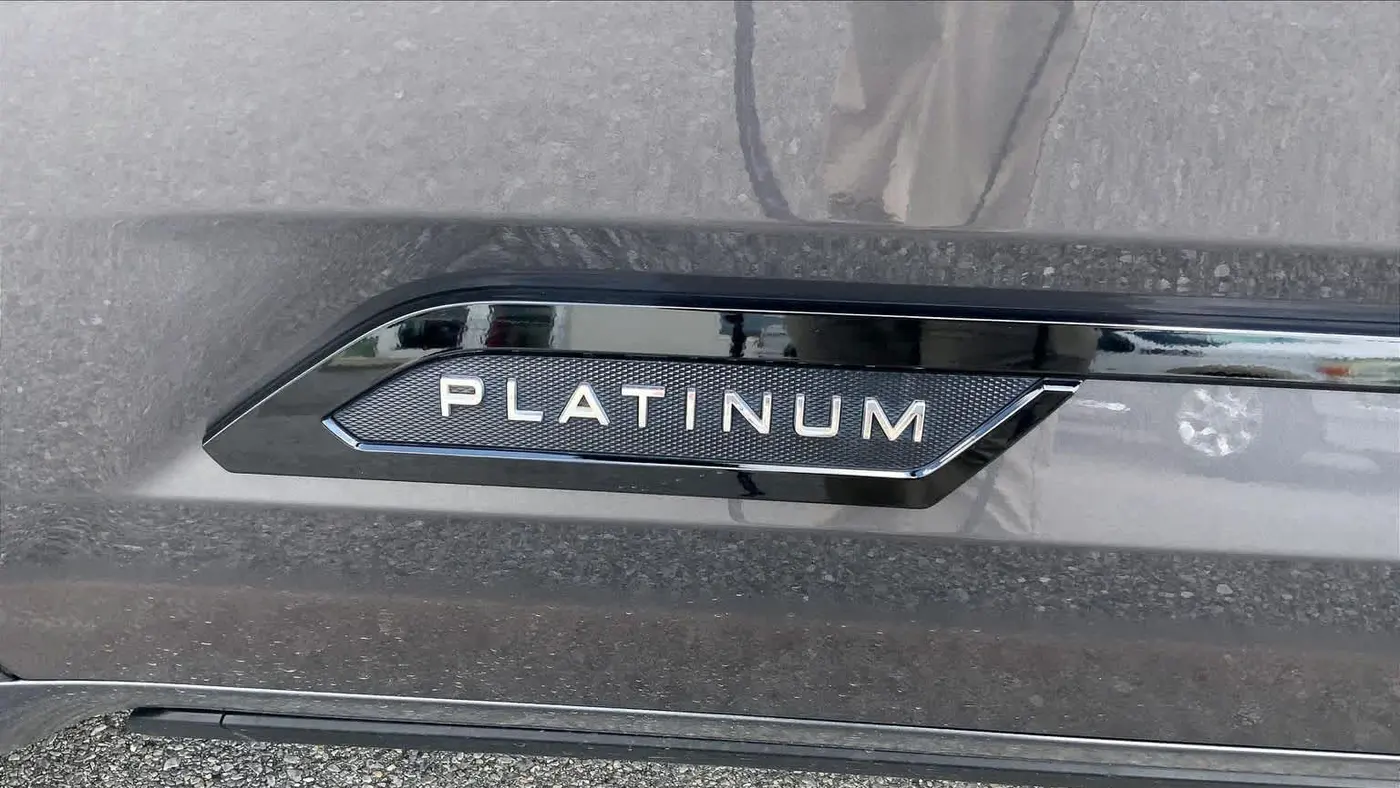 2024 Toyota Tundra Platinum HV