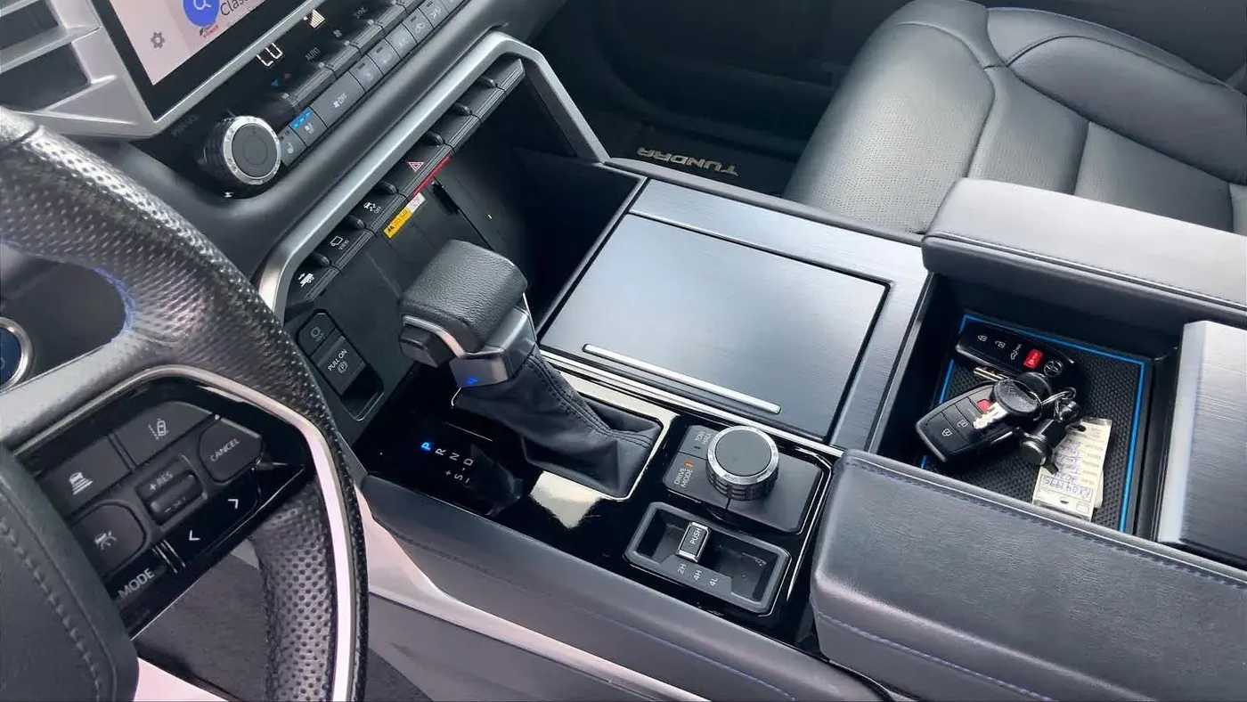 2024 Toyota Tundra Platinum HV