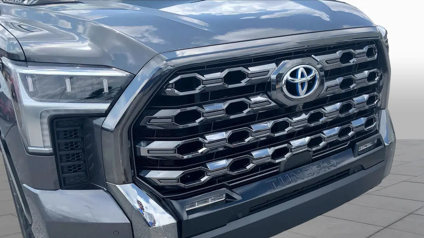 2024 Toyota Tundra Platinum HV