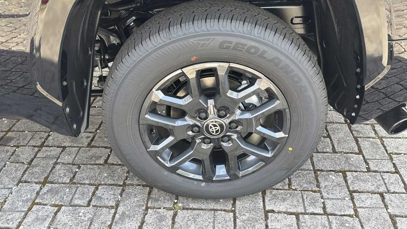 2026 Toyota Tundra Platinum HV