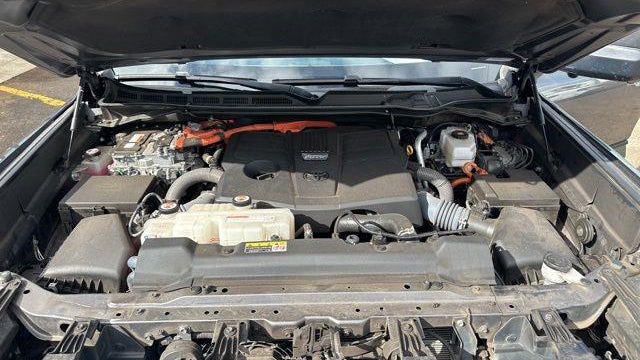 2023 Toyota Tundra Platinum HV