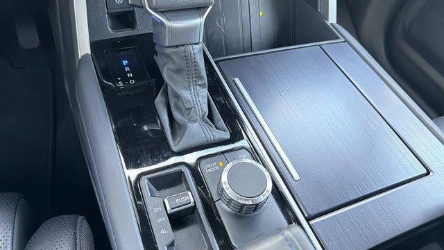 2023 Toyota Tundra Platinum HV