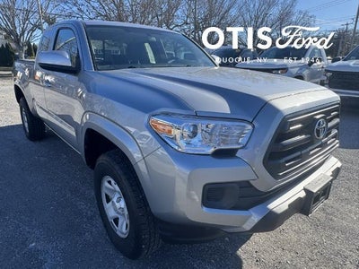2017 Toyota Tacoma 4X2 SR5 4DR Access Cab 6.1 FT LB