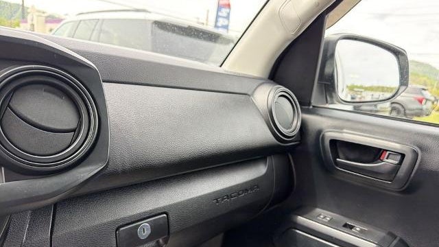 2016 Toyota Tacoma SR