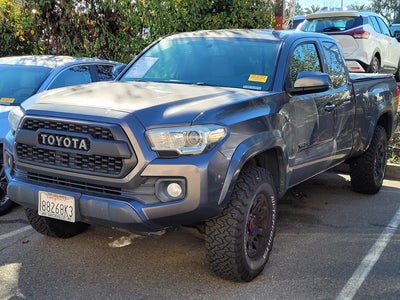 Photo of a 2017 Toyota Tacoma 4X4 SR5 V6 4DR Access Cab 6.1 FT LB for sale