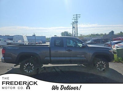 Photo of a 2016 Toyota Tacoma 4X4 SR5 V6 4DR Access Cab 6.1 FT LB for sale