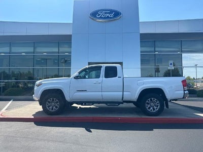 Photo of a 2016 Toyota Tacoma 4X4 SR5 V6 4DR Access Cab 6.1 FT LB for sale