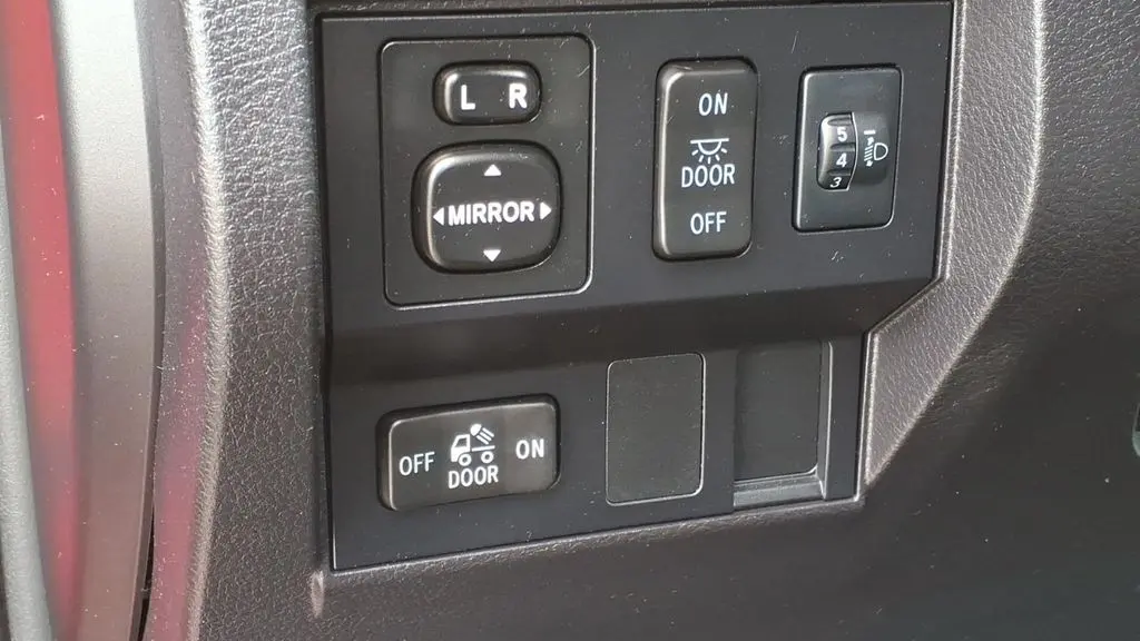 2016 Toyota Tundra SR