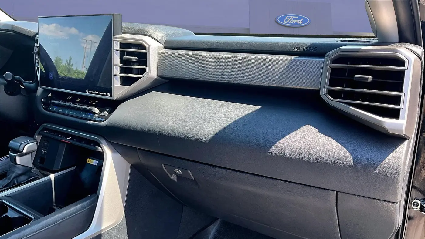 2024 Toyota Tundra Platinum HV