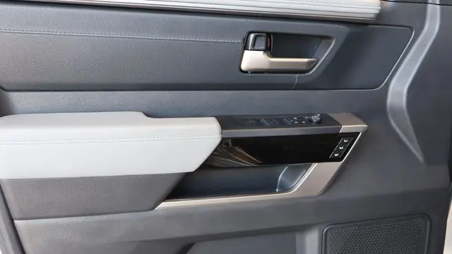 2025 Toyota Tundra Platinum HV