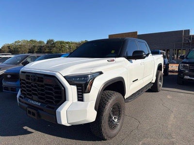 2026 Toyota Tundra 4X4 Platinum HV 4DR Crewmax Cab Pickup SB