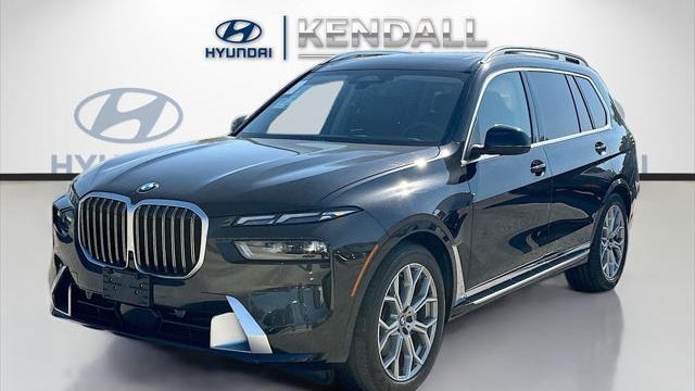 2025 BMW X7 xDrive40i