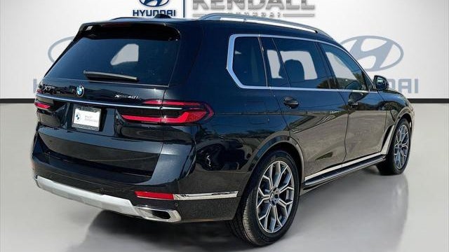 2025 BMW X7 xDrive40i