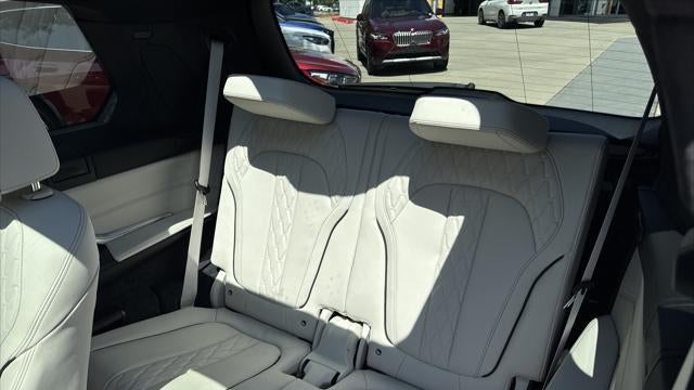 2027 BMW X7 xDrive40i