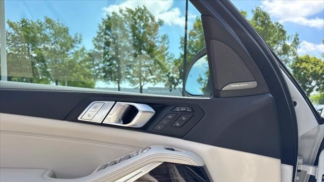 2027 BMW X7 xDrive40i