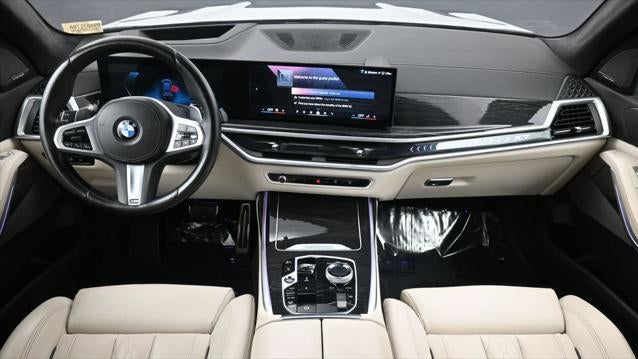 2025 BMW X7 xDrive40i