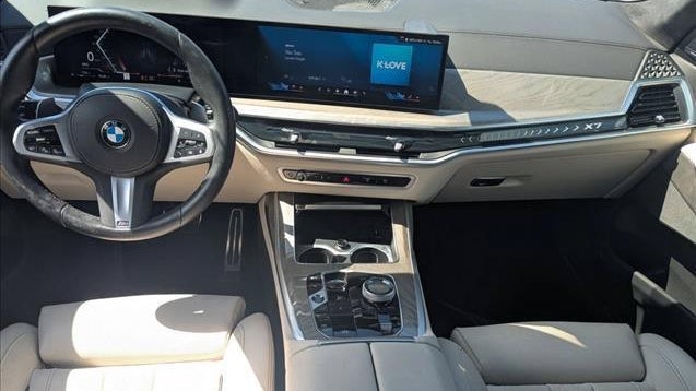 2025 BMW X7 xDrive40i
