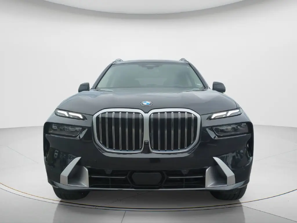 2026 BMW X7 - $61,989