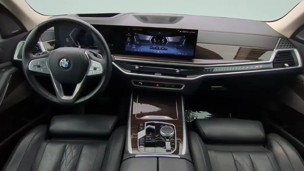 2026 BMW X7 - $61,989