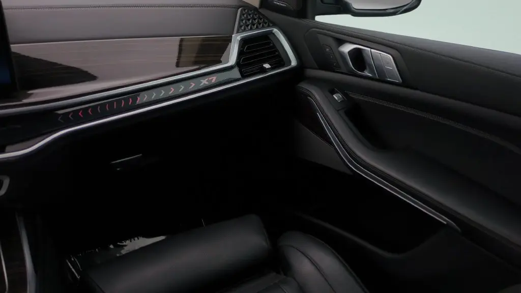 2026 BMW X7 - $61,989