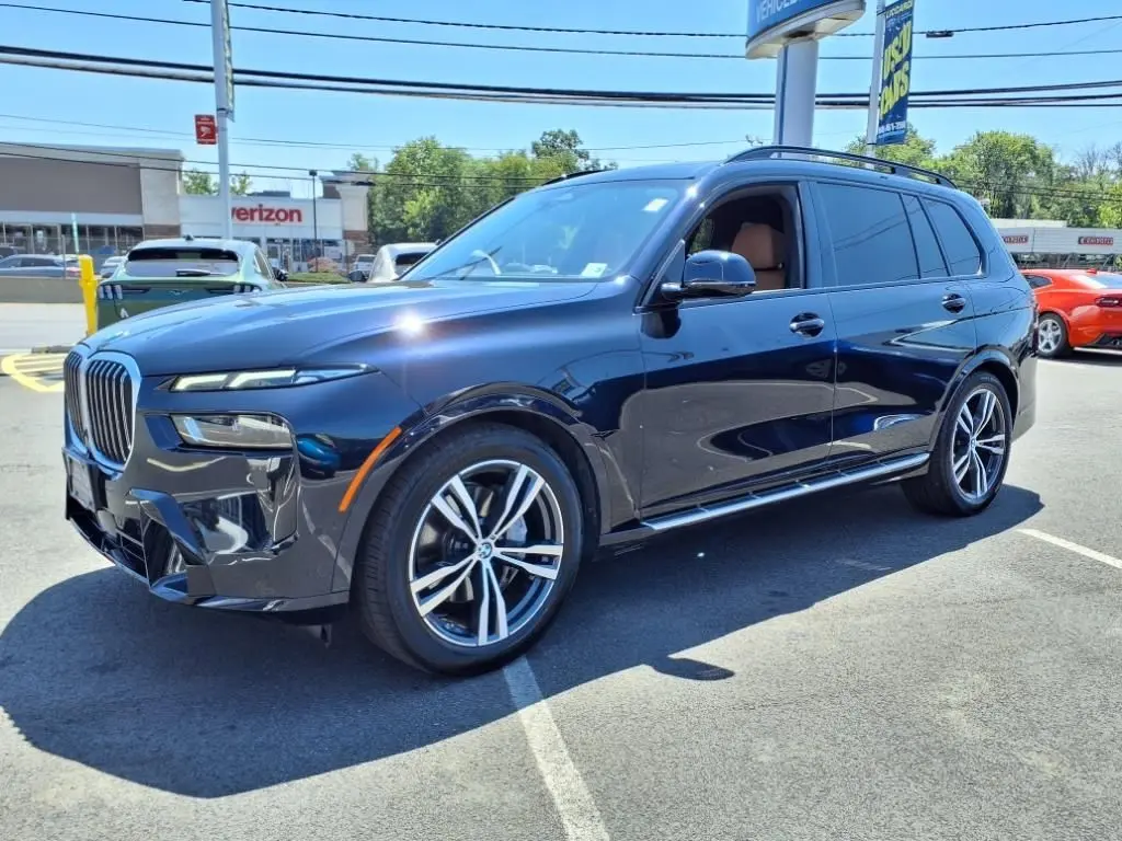 2023 BMW X7 - $52,990