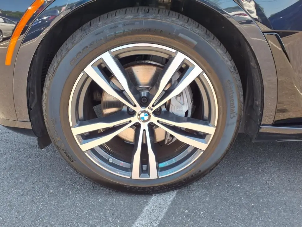 2023 BMW X7 - $52,990