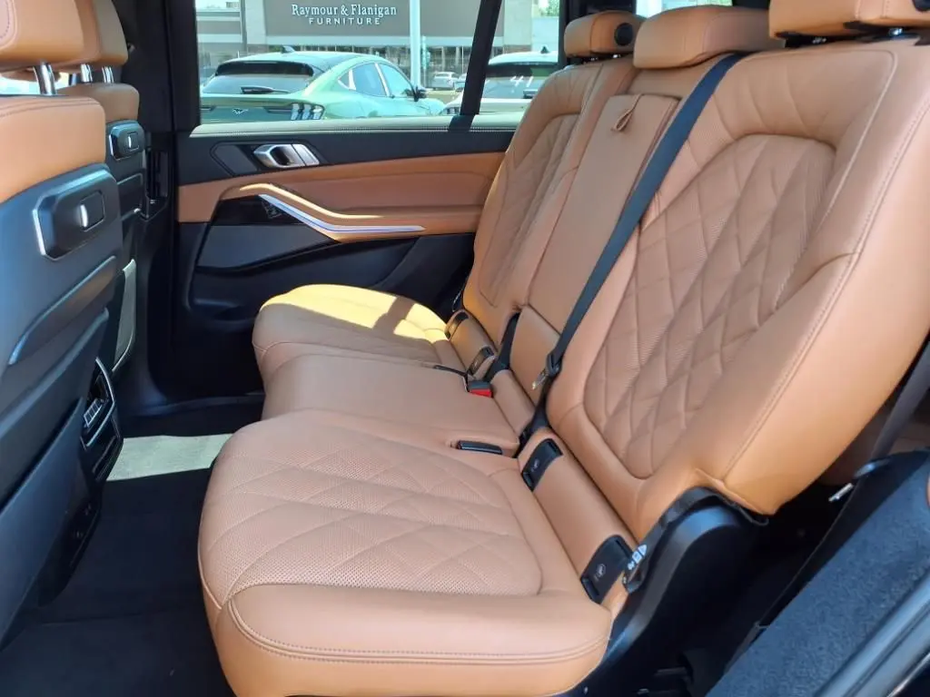 2023 BMW X7 - $52,990