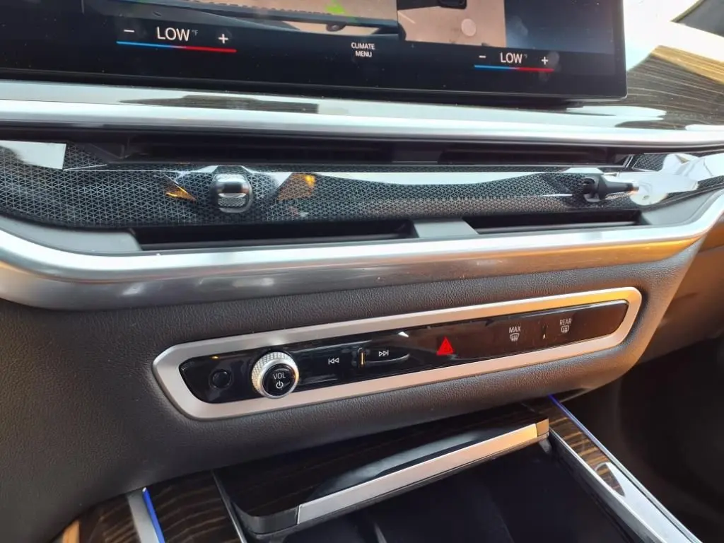 2023 BMW X7 - $52,990