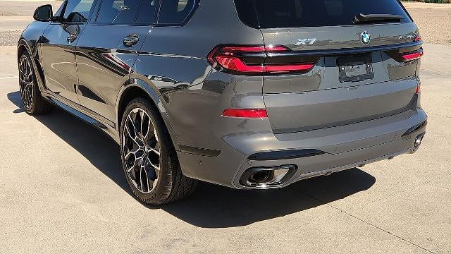 2025 BMW X7 xDrive40i