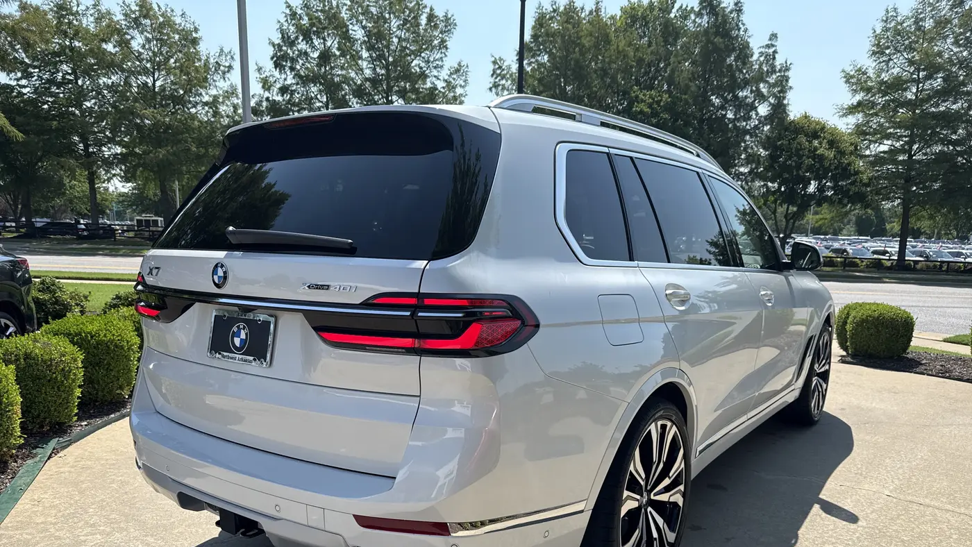 2027 BMW X7 xDrive40i