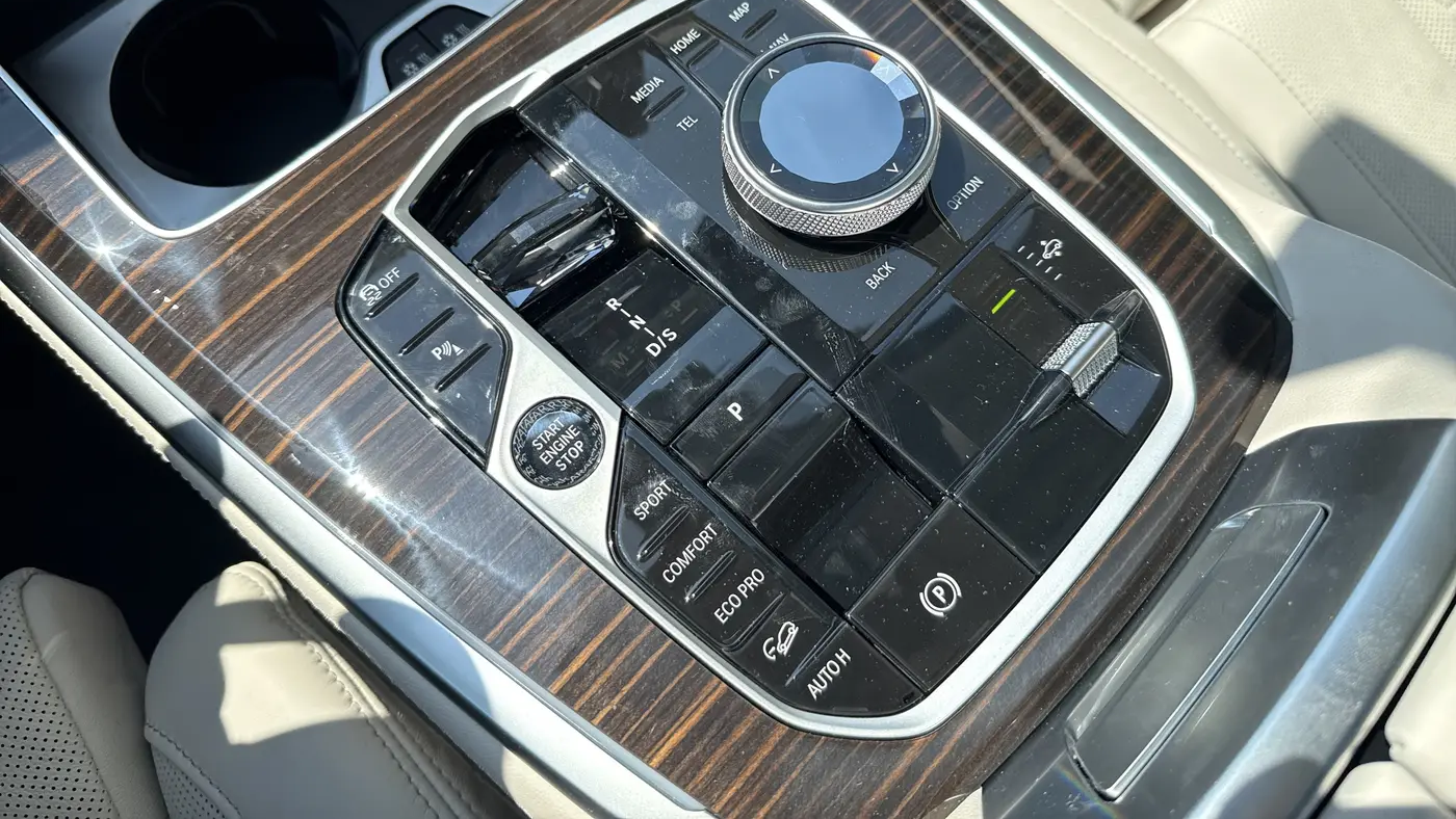 2027 BMW X7 xDrive40i