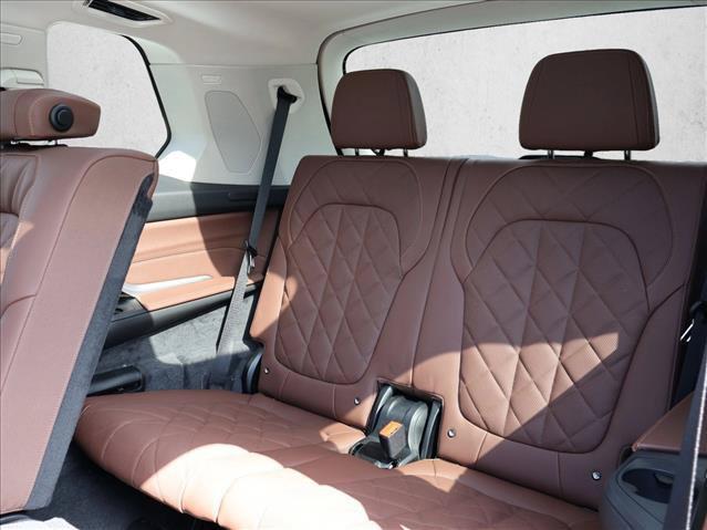 2027 BMW X7 - $95,200