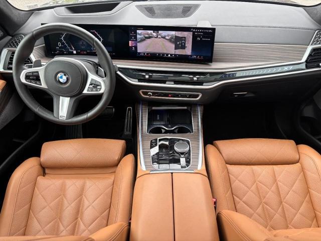 2025 BMW X7 - $54,792
