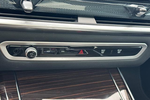 2026 BMW X7 - $74,275
