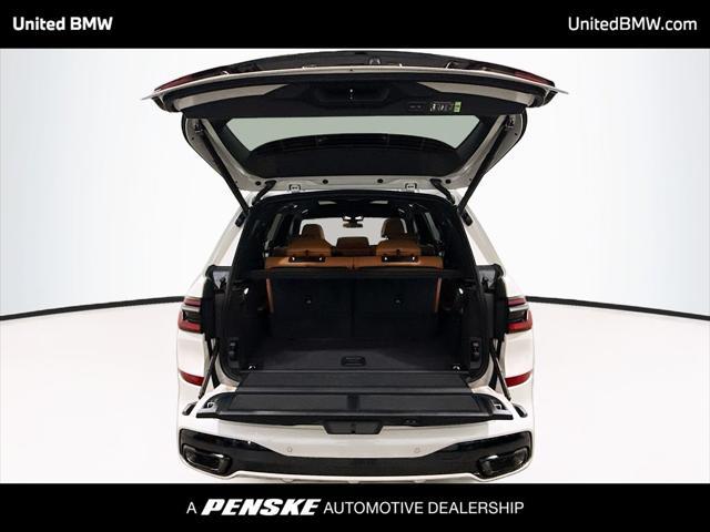 2027 BMW X7 - $98,994
