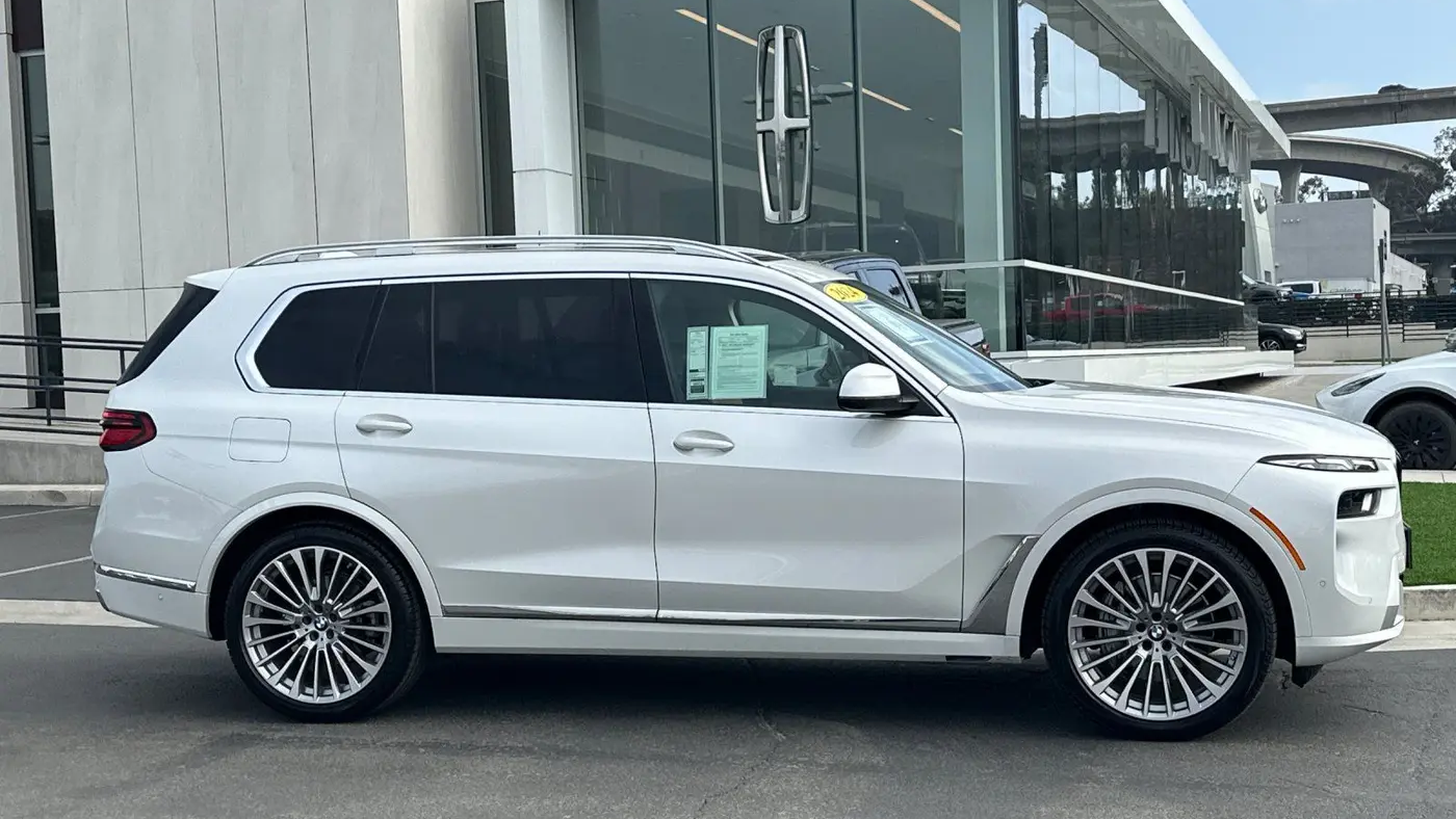 2024 BMW X7 xDrive40i